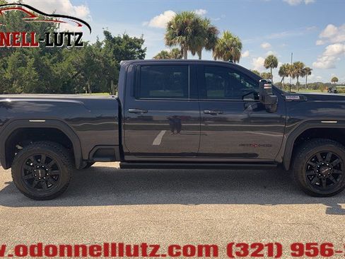 Used 2025 GMC Sierra 2500 AT4 w/ AT4 Premium Plus Package AWD/4WD image 4