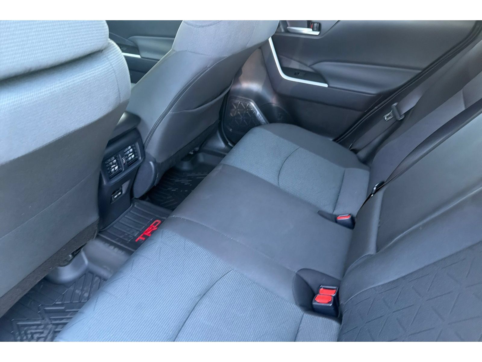 Used 2025 Toyota RAV4 XLE FWD image 13