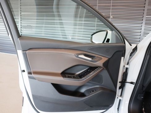 Certified 2025 Audi Q6 e-tron Premium w/ Convenience Package image 27