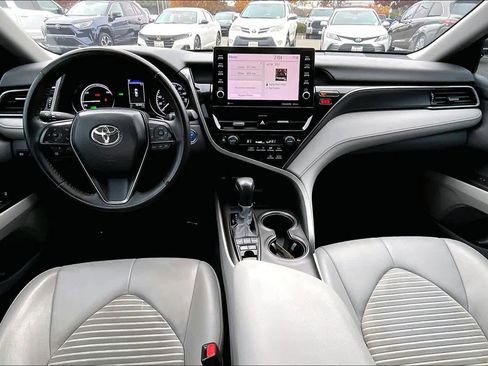 Certified 2022 Toyota Camry SE image 15