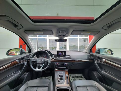 Used 2019 Audi Q5 2.0T Premium w/ Convenience Package AWD/4WD image 9