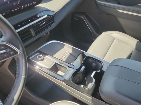 Used 2025 Buick Enclave Preferred image 15