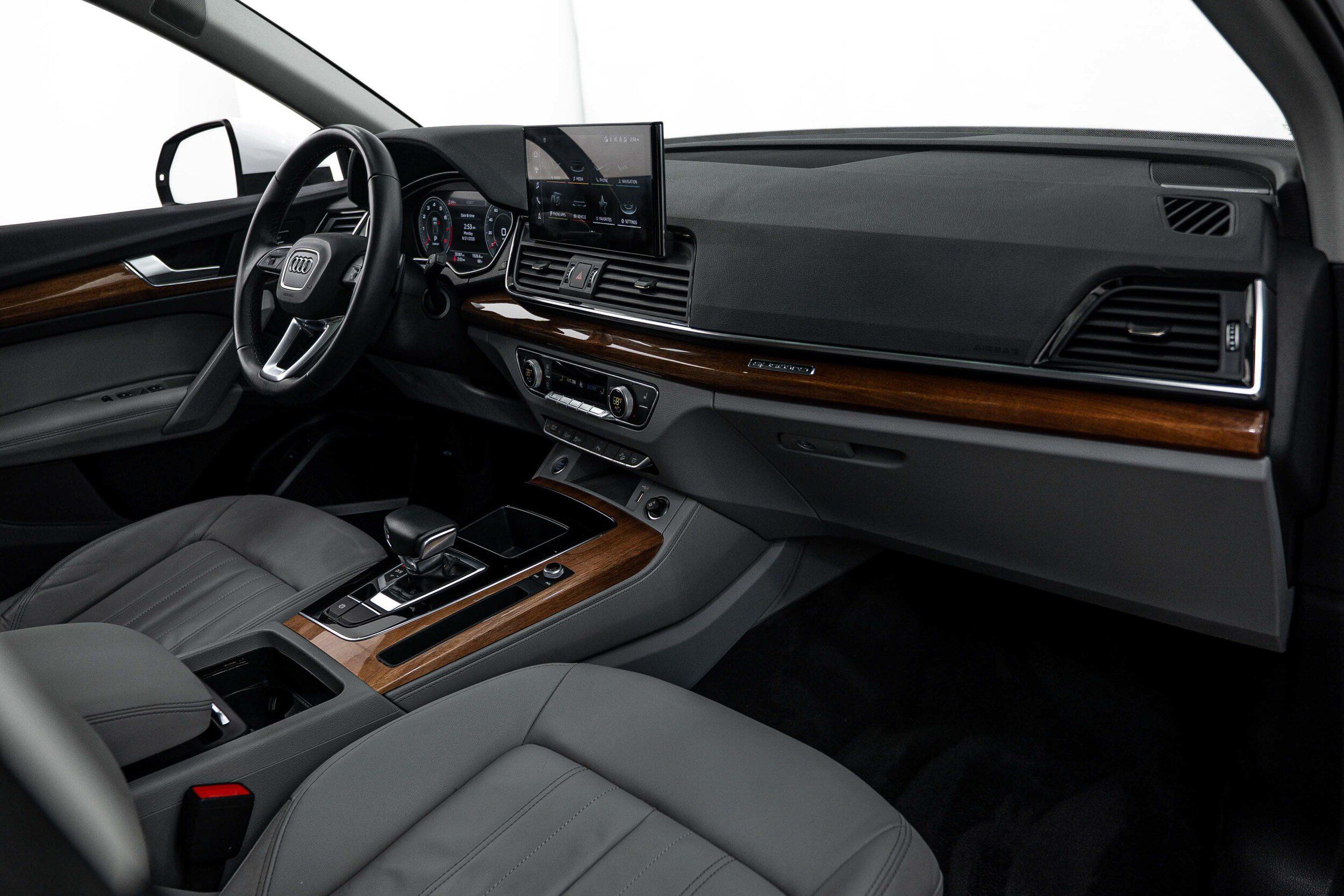 Used 2022 Audi Q5 2.0T Premium Plus w/ Premium Plus Package AWD/4WD image 8