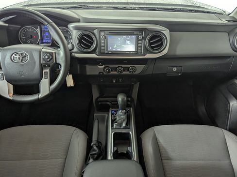 Used 2019 Toyota Tacoma SR5 RWD image 15