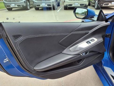 Used 2020 Chevrolet Corvette Stingray Coupe w/ 1LT RWD image 19