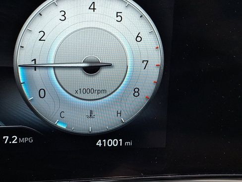 Used 2023 Hyundai Elantra Limited image 22