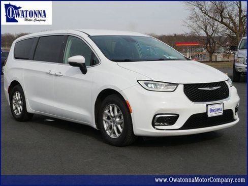 Certified 2023 Chrysler Pacifica Touring-L FWD image 1