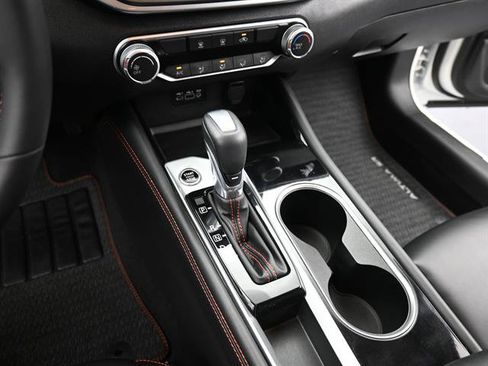 Used 2025 Nissan Altima 2.5 SR image 13