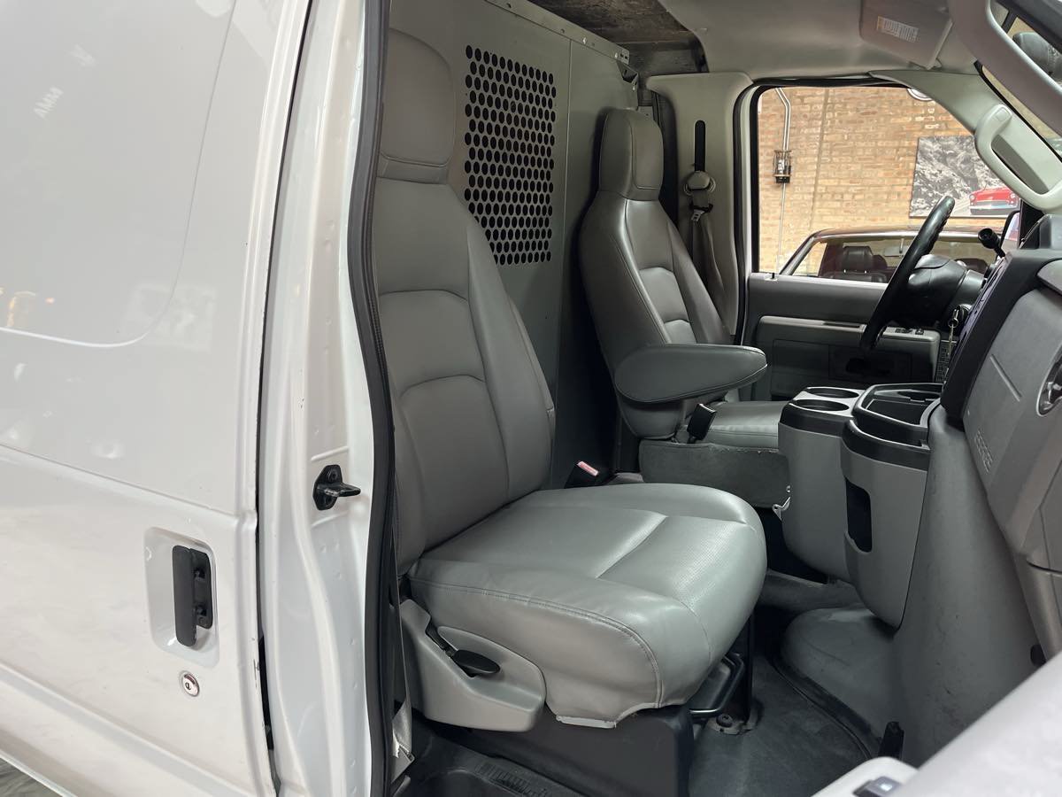 Used 2009 Ford E-350 and Econoline 350 Super Duty RWD image 15