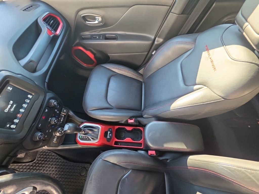 Used 2018 Jeep Renegade Trailhawk AWD/4WD image 15
