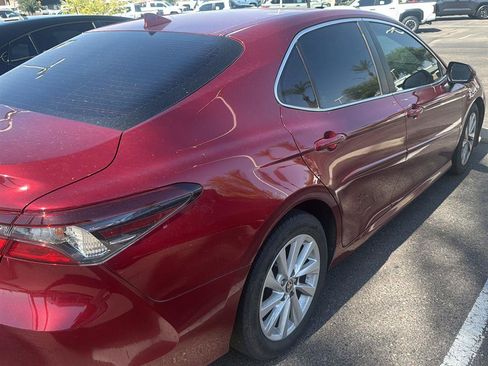 Used 2021 Toyota Camry LE w/ Carpet Mat Package (TMS) FWD image 4