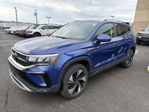 Used 2024 Volkswagen Taos SE AWD/4WD image 4