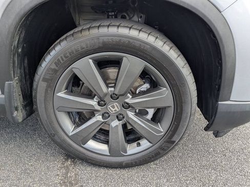 Used 2025 Honda Pilot Sport image 11