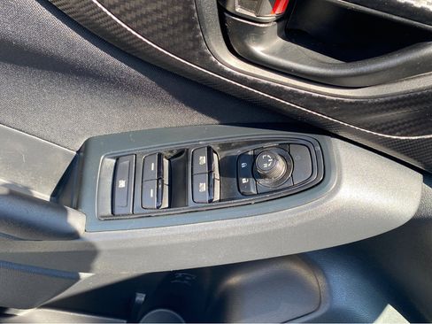 Used 2020 Subaru Crosstrek 2.0i image 16