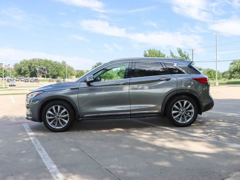 Used 2019 INFINITI QX50 Luxe w/ Protection Package FWD image 4