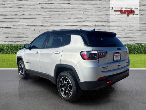 Used 2024 Jeep Compass Trailhawk AWD/4WD image 3