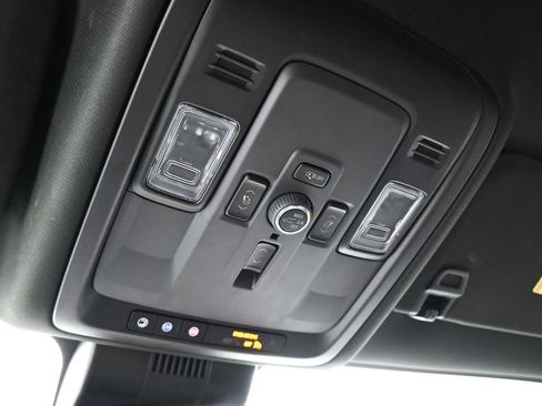 Used 2025 GMC Yukon XL Denali image 20