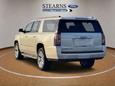 Used 2015 GMC Yukon XL SLT w/ Open Road Package AWD/4WD image 17