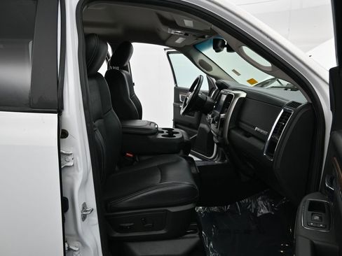 Used 2018 RAM 1500 Laramie image 12