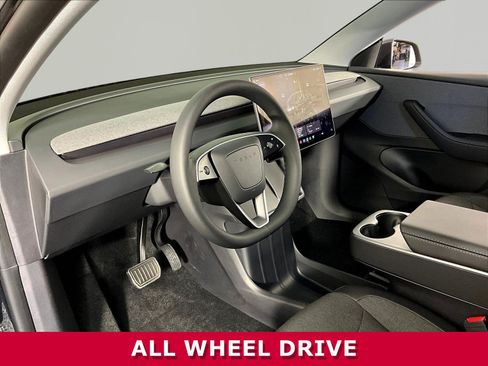 Used 2026 Tesla Model Y Long Range AWD/4WD image 16