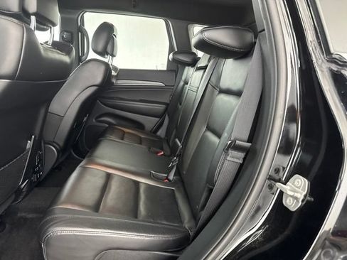 Used 2018 Jeep Grand Cherokee Limited AWD/4WD image 26