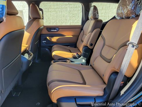 New 2026 Nissan Armada SL w/ Captain's Chari Seat Package image 9