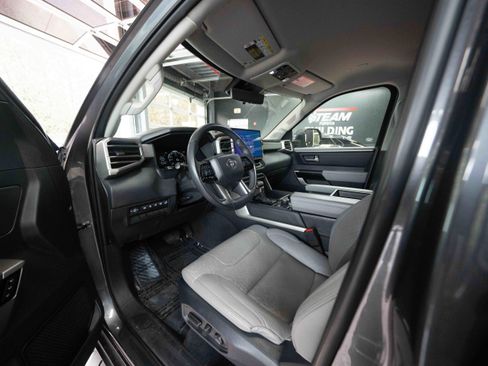Used 2023 Toyota Tundra Limited image 8