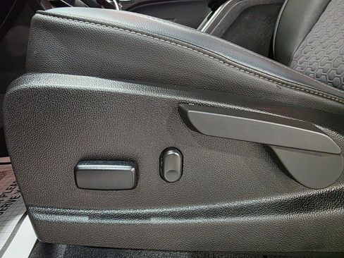 Used 2022 Chevrolet Colorado Z71 image 18