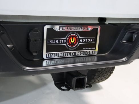 Used 2021 Jeep Gladiator Sport AWD/4WD image 4