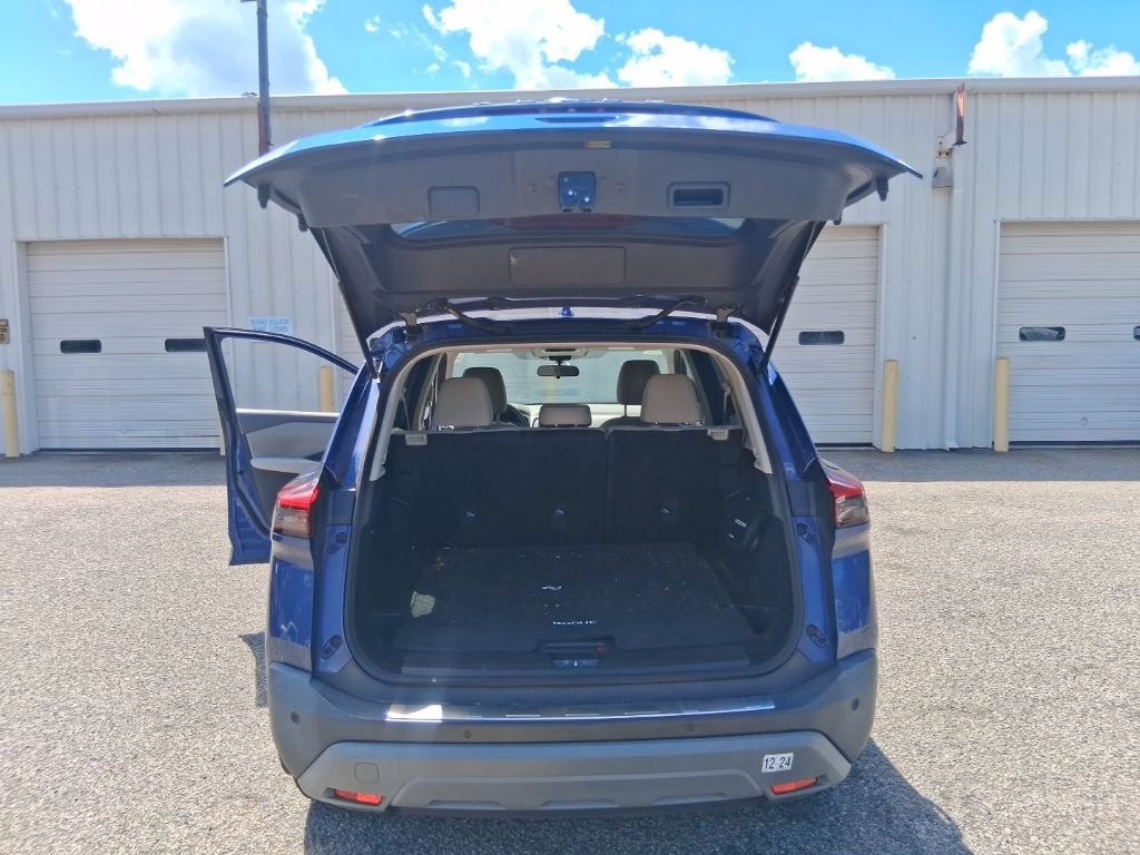 Used 2023 Nissan Rogue SV FWD image 13