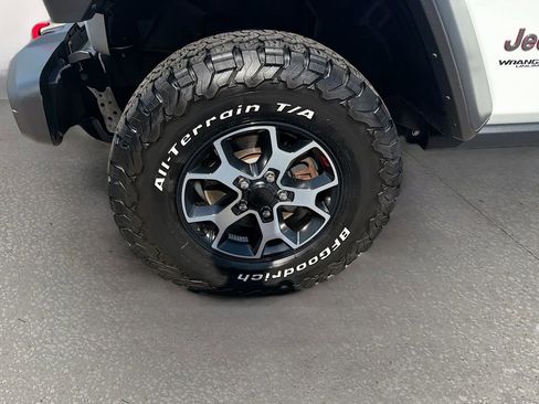 Used 2022 Jeep Wrangler Unlimited Rubicon w/ LED Lighting Group AWD/4WD image 40
