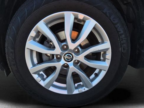 Used 2019 Nissan Rogue SV image 30