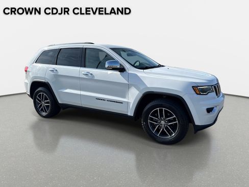 Used 2017 Jeep Grand Cherokee Limited w/ Luxury Group II RWD image 2