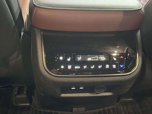 Used 2025 INFINITI QX80 Autograph AWD/4WD image 18