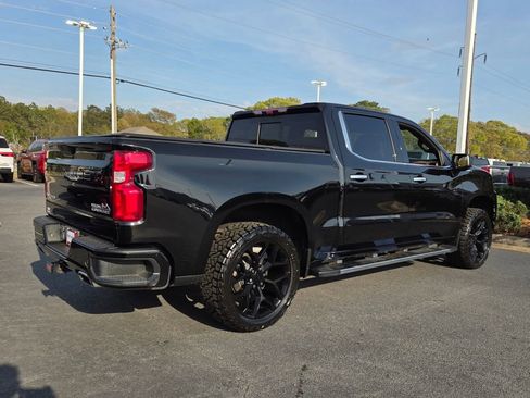 Used 2021 Chevrolet Silverado 1500 High Country w/ Technology Package image 11