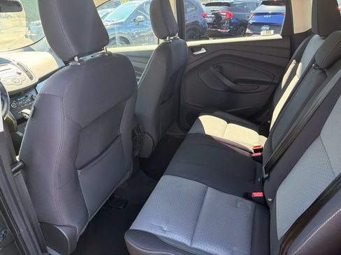Used 2018 Ford Escape SE FWD image 11