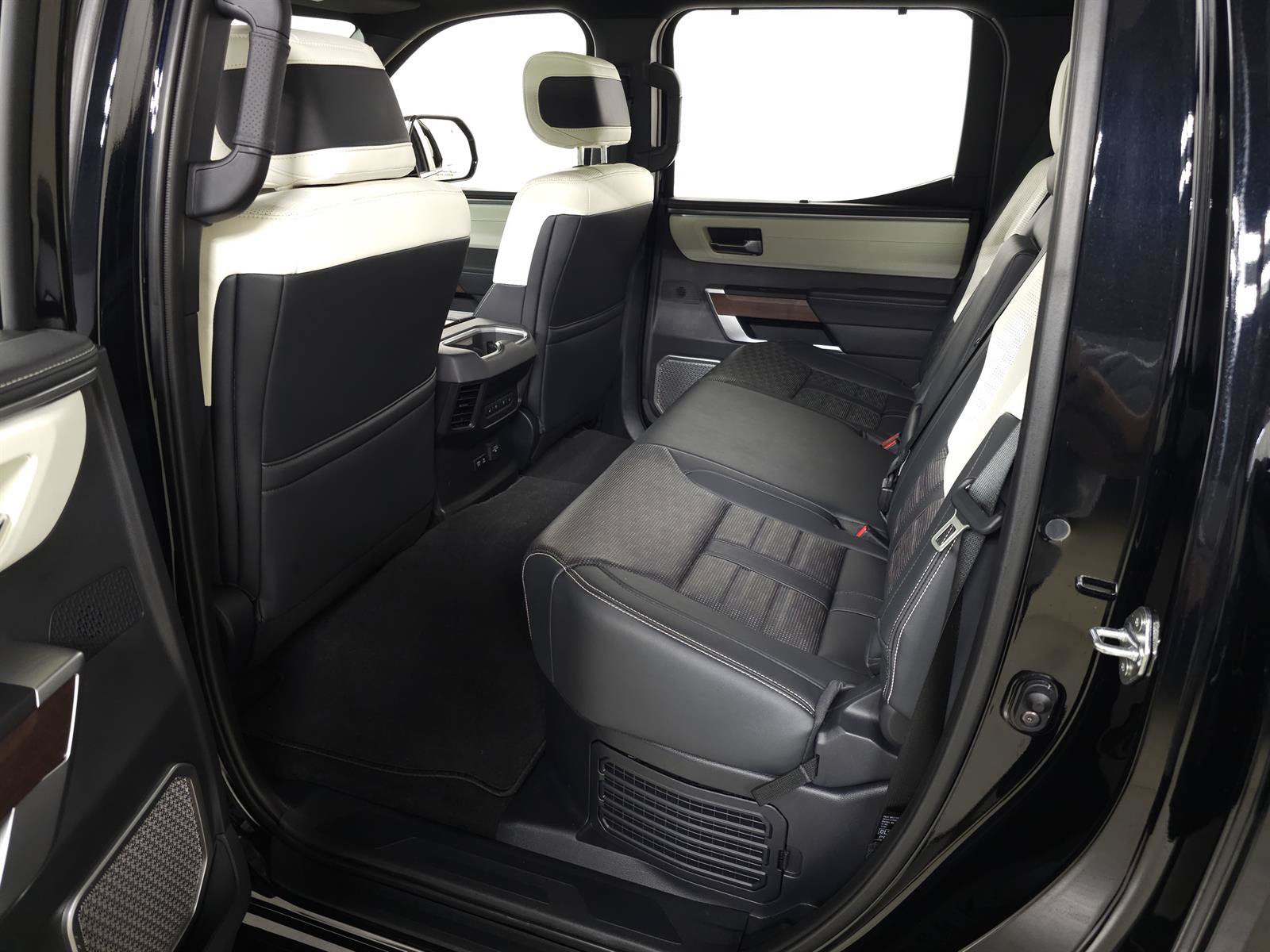 Used 2025 Toyota Tundra Capstone AWD/4WD image 31
