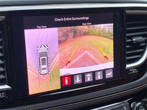 Used 2026 Chrysler Pacifica Pinnacle image 26