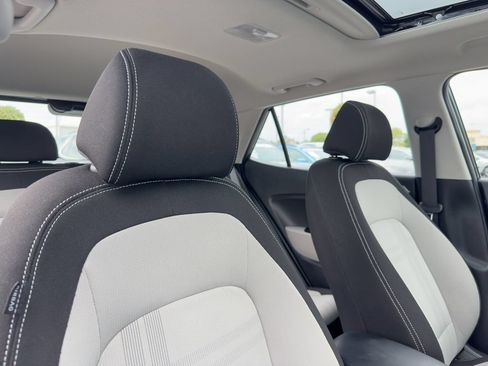 Used 2020 Hyundai Venue SEL w/ Convenience + Premium Package FWD image 14