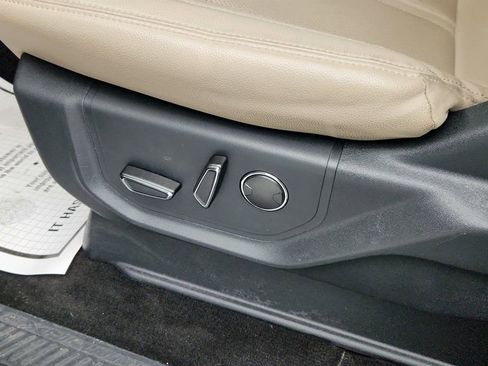 Used 2022 Ford Expedition Max Limited image 12