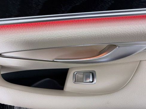Used 2019 Mercedes-Benz E 300 image 35