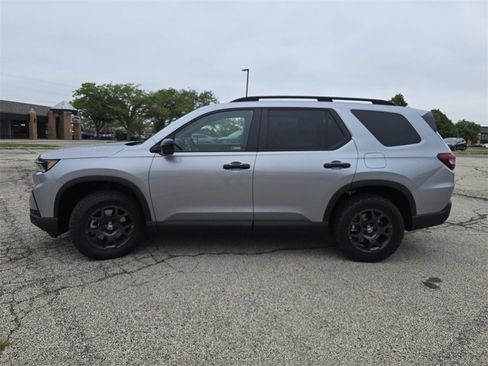 New 2025 Honda Pilot TrailSport image 17