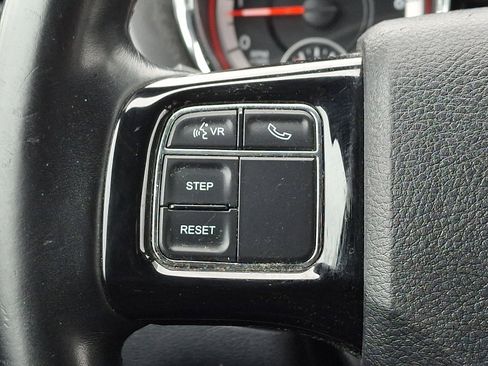 Used 2019 Dodge Grand Caravan SE image 21