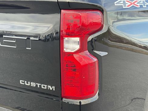 Used 2023 Chevrolet Silverado 1500 Custom image 23