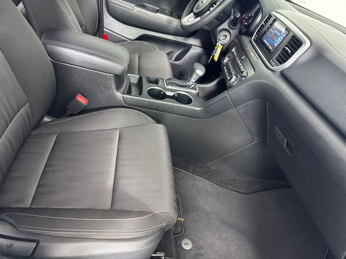 Used 2020 Kia Sportage LX image 25