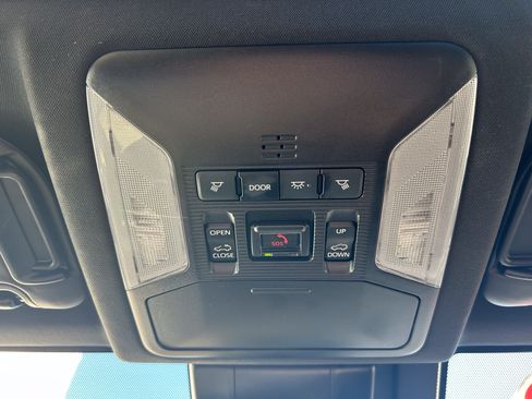 Used 2023 Toyota RAV4 XSE AWD/4WD image 37