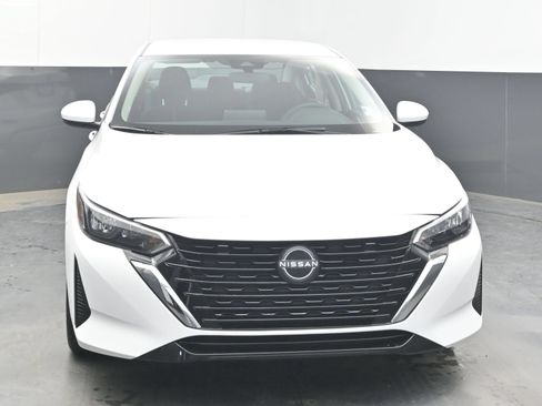 Used 2025 Nissan Sentra SV FWD image 2