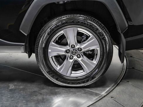 Used 2022 Toyota RAV4 XLE w/ Convenience Package FWD image 10