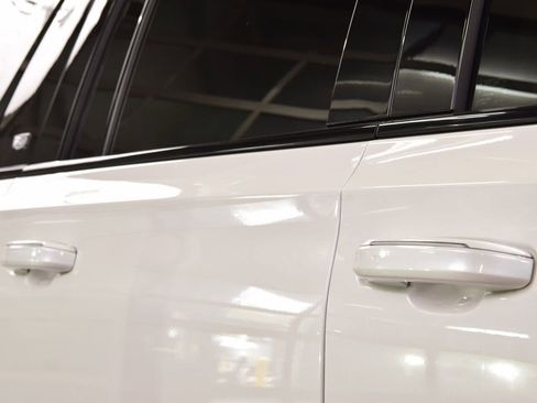 Used 2024 Cadillac Escalade ESV Sport Platinum w/ LPO, ONYX Package AWD/4WD image 17