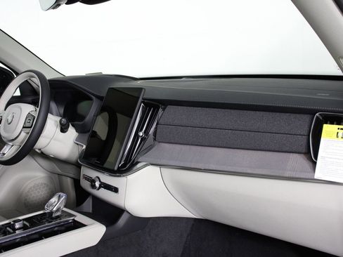 New 2026 Volvo XC90 T8 Ultra w/ Protection Package AWD/4WD image 9